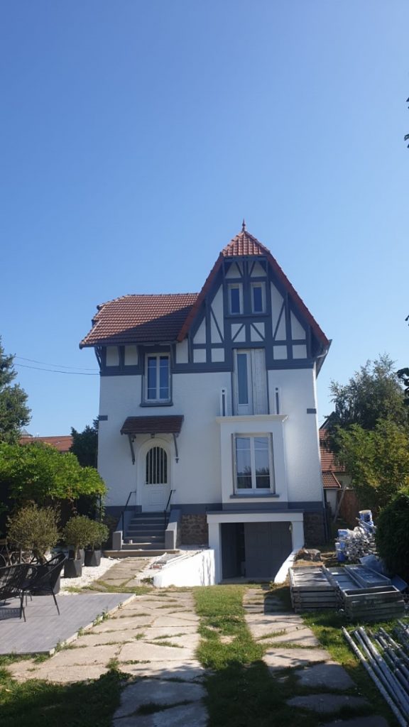 Ravalement de facade dans le val doise