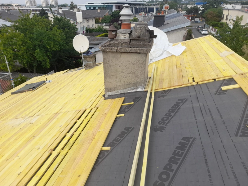 Joint debout en zinc pour toiture Pose des voliges zinc joint debout
