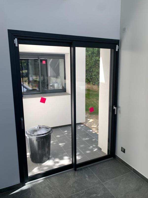 Porte-fenêtre coulissante en alu sur mesure en Île-de-France Porte fenêtre en alu sur mesure