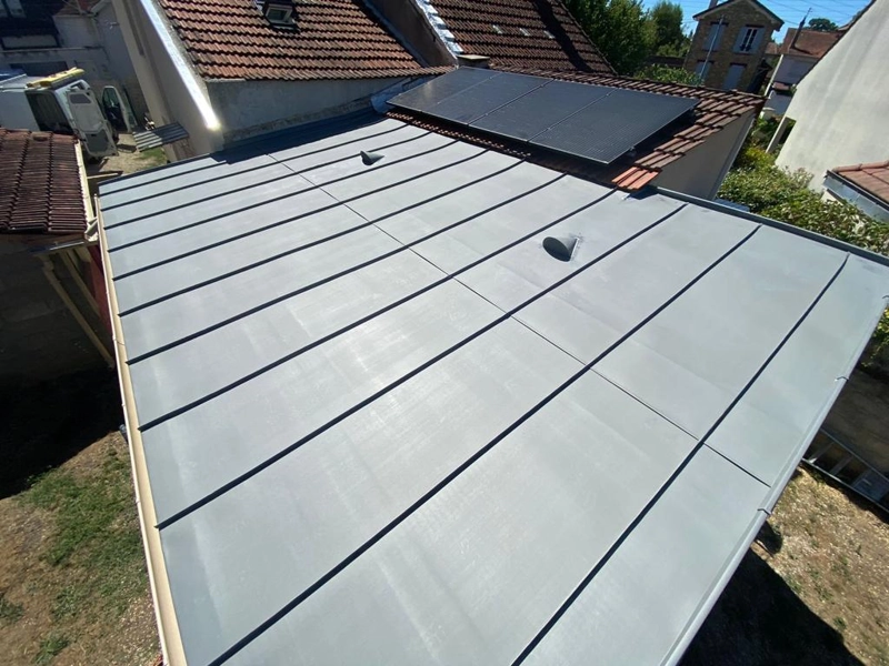Toit en zinc plat