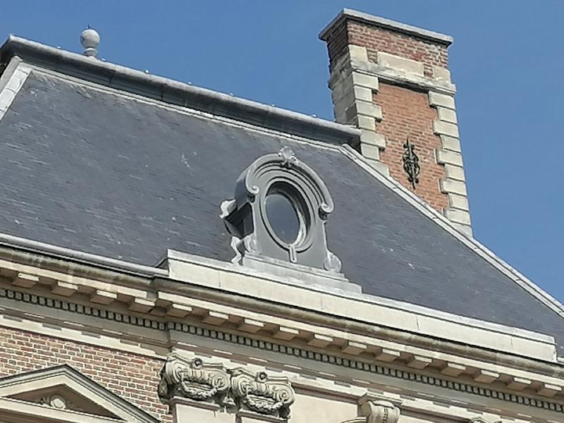 Pose et rénovation de fenêtre à Paris Fenêtre oeil de boeuf sur mesure