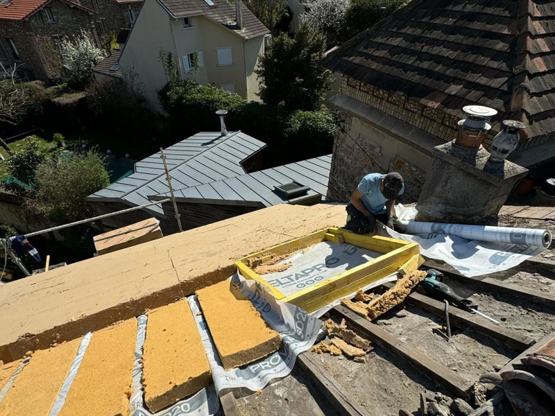 Isolation de toiture par l'extérieur : prix, méthodes et conseils Isolation extérieure toiture