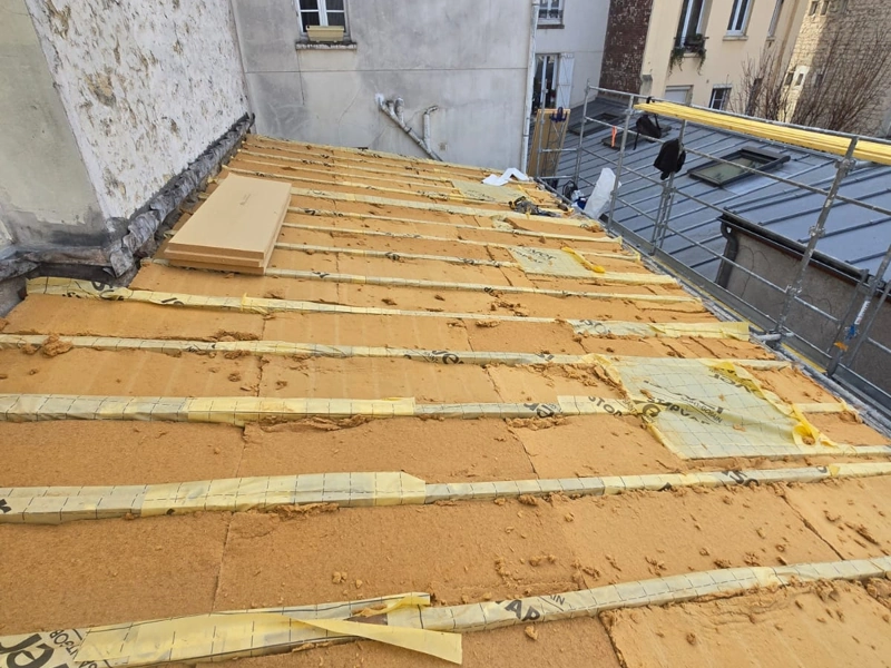 Isolation de toiture par l'extérieur : prix, méthodes et conseils Prix toiture avec isolation extérieure
