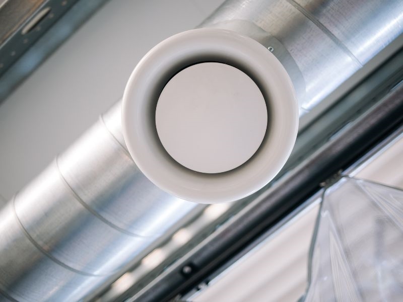 Entreprise de traitement de l'humidité VMC dans une cave