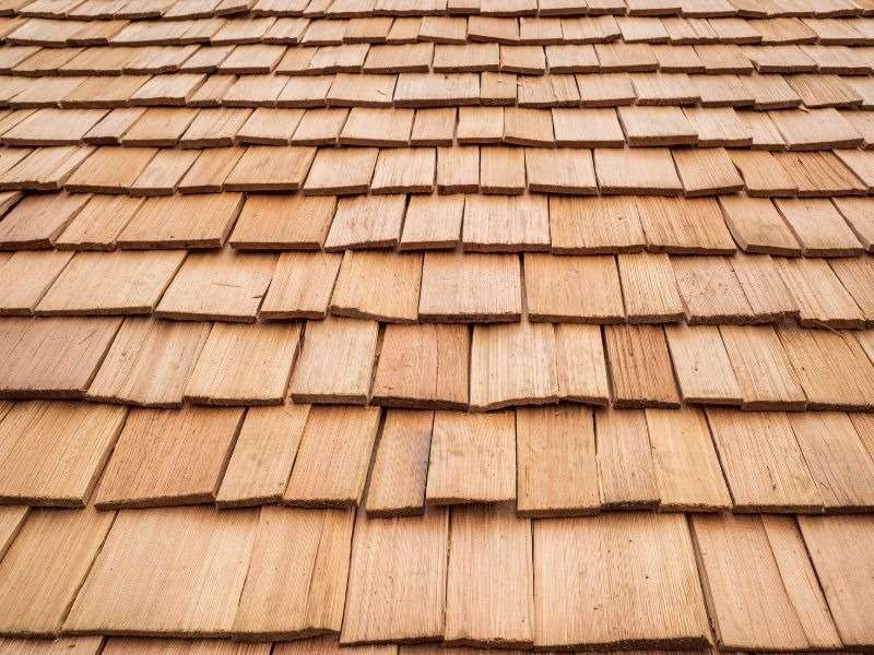 Toiture écologique : quel revêtement choisir ? Bardeaux et tuiles