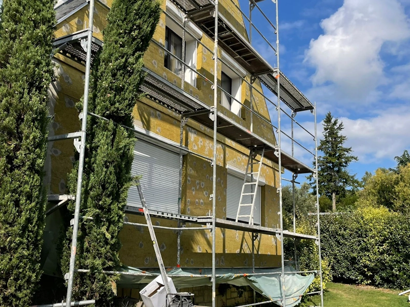 Isolation extérieure d'une maison ancienne ITE sur maison ancienne