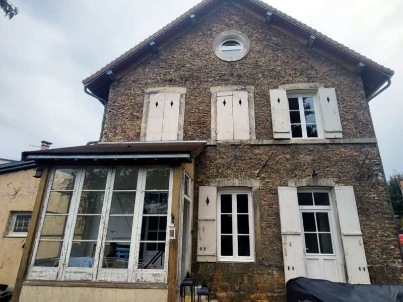Façade en pierre apparente : guide complet Ravalement d'une façade en pierre apparente.
