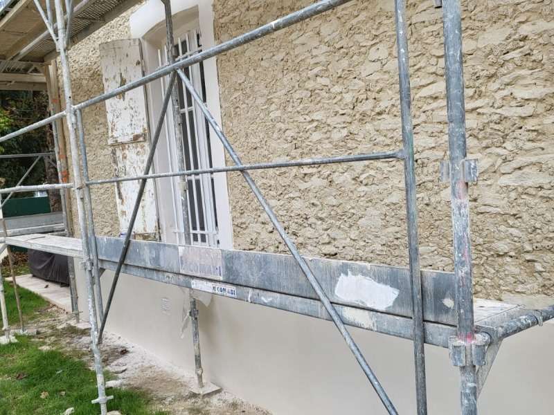 Façade en pierre apparente : guide complet Rénovation d'une façade en pierres apparentes.