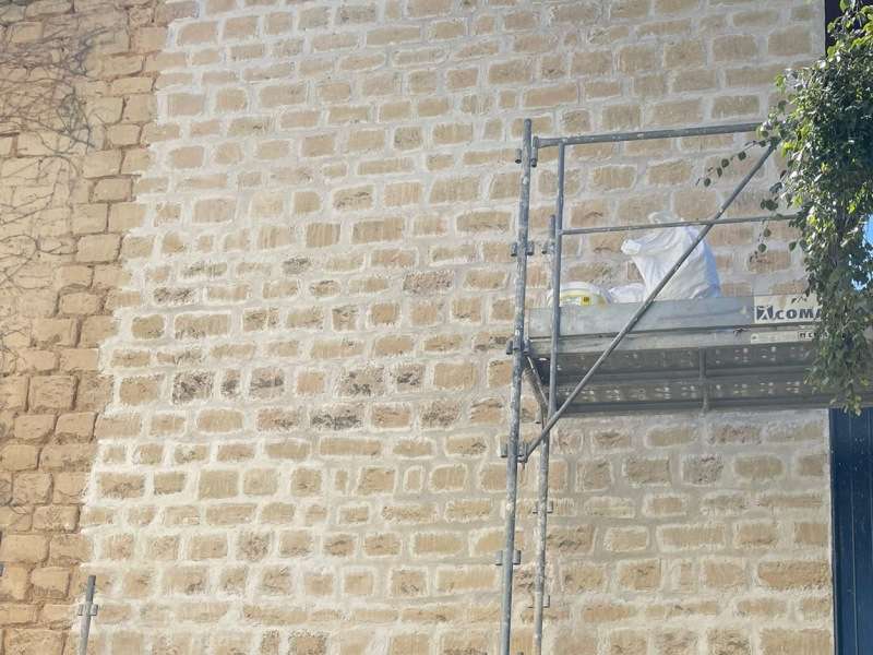 Façade en pierre apparente : guide complet Rejointoiement facade pierre apparente