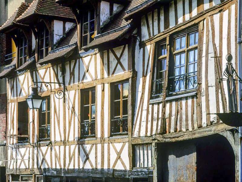 Ravalement d'une façade à pan de bois