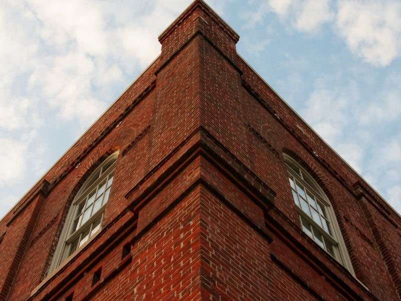 Façade en brique : tout savoir Ravalement d'une façade en brique.