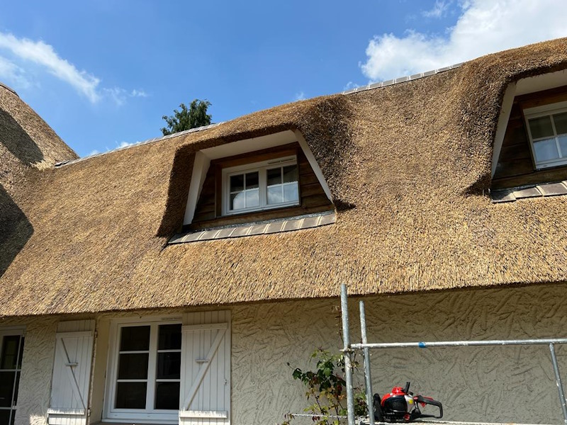Toit de chaume : rénovation et pose Pose d'un toit de chaume