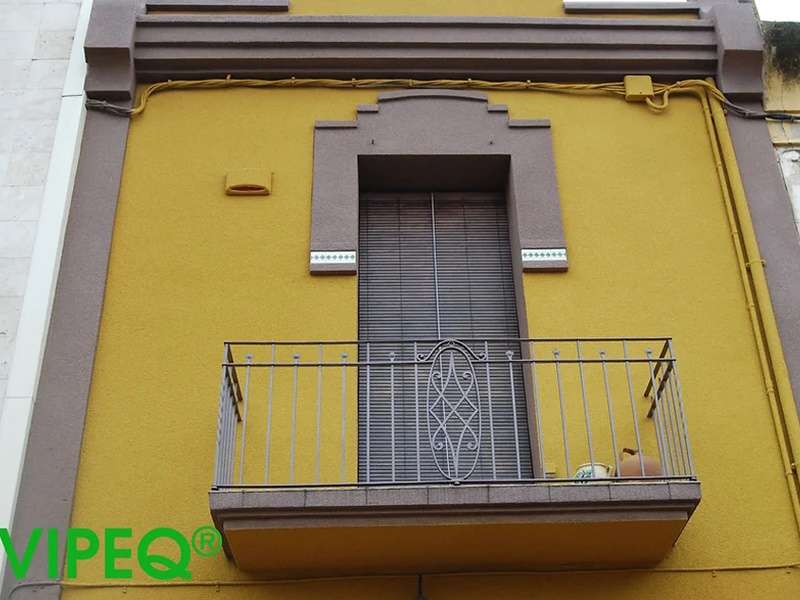 Application de liège projeté sur toitures et façades Prix d'une isolation au liège projeté