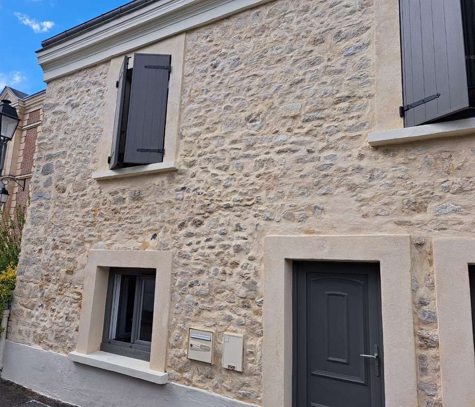 Ravalement de facade en pierre