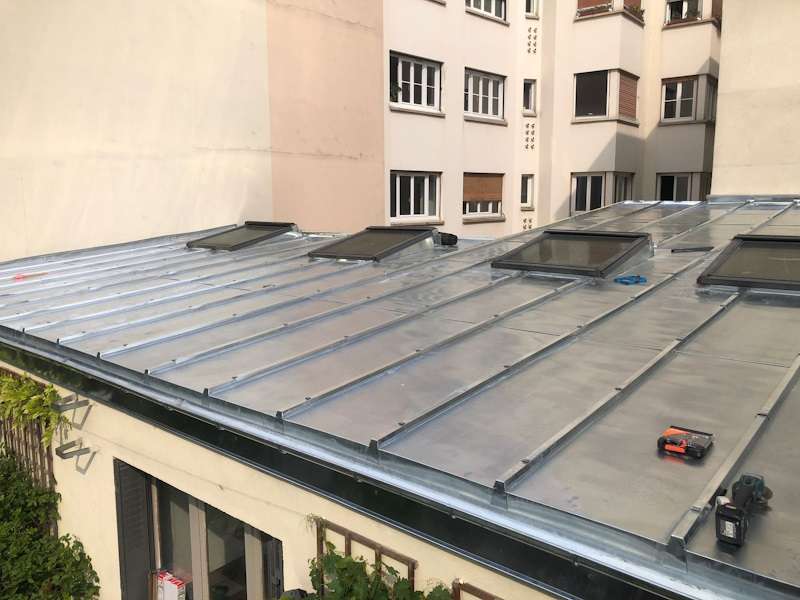 Nos toitures Sarking d'un toit en zinc à Paris