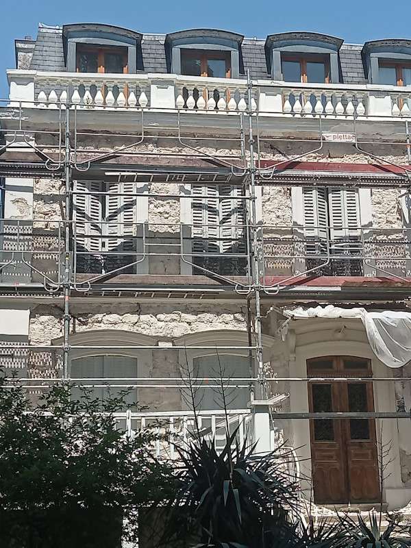 Piochage exterieur facade