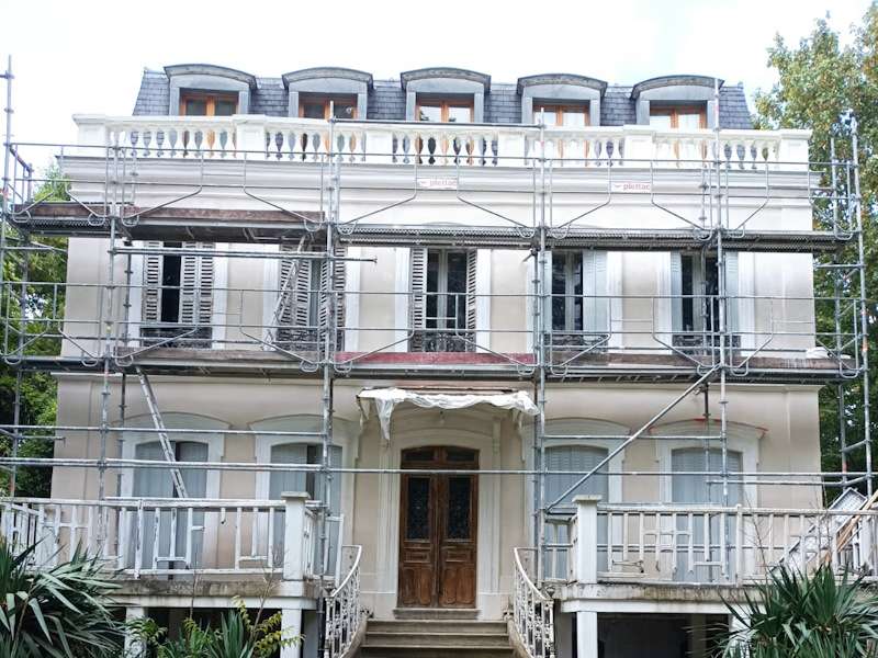 Ravalement de façade en plâtre à Saint-Gratien (95)
