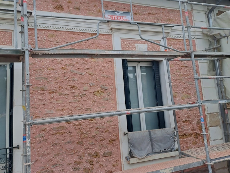 Ravalement de façade à Les Loges en Josas 78