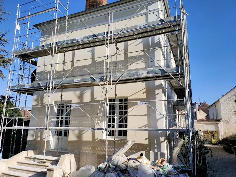 Ravalement d'une façade à Rennemoulin