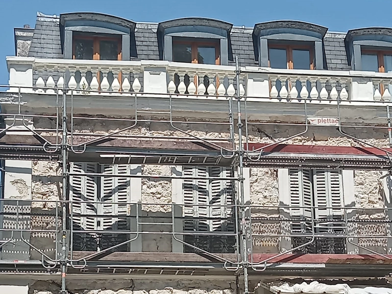 Prix de piquage d'un mur en pierre au m2 Piquage d'une façade
