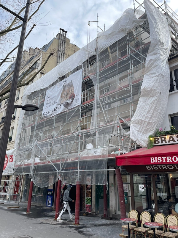 Ravalement de facade immeuble parisien