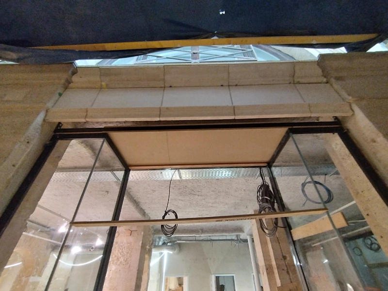 Devanture en pierre de taille