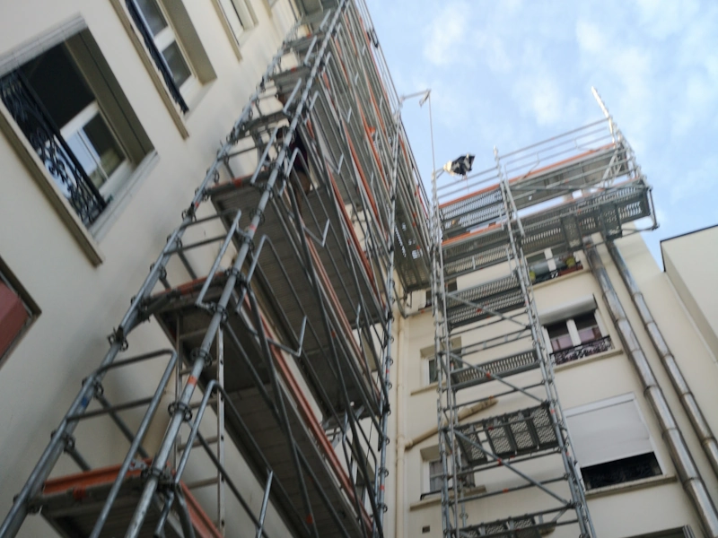 Travaux de toiture en copropriété Prix rénovation toiture immeuble