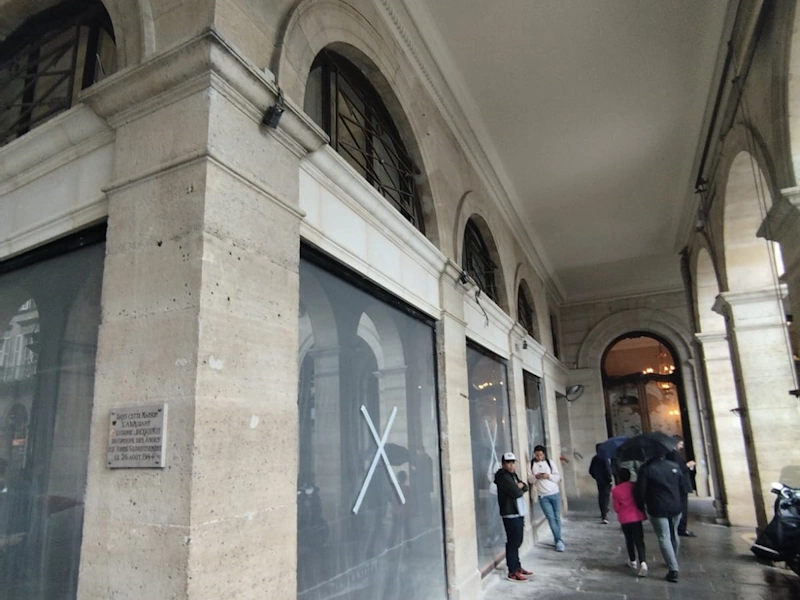 Devanture pierre de taille à Paris