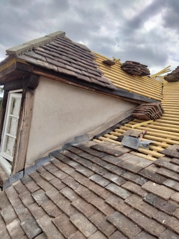 Renovation toit tuiles plates 78