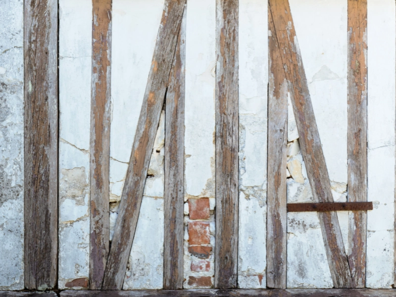 Rénover un mur en colombage extérieur Désordres sur mur en colombages
