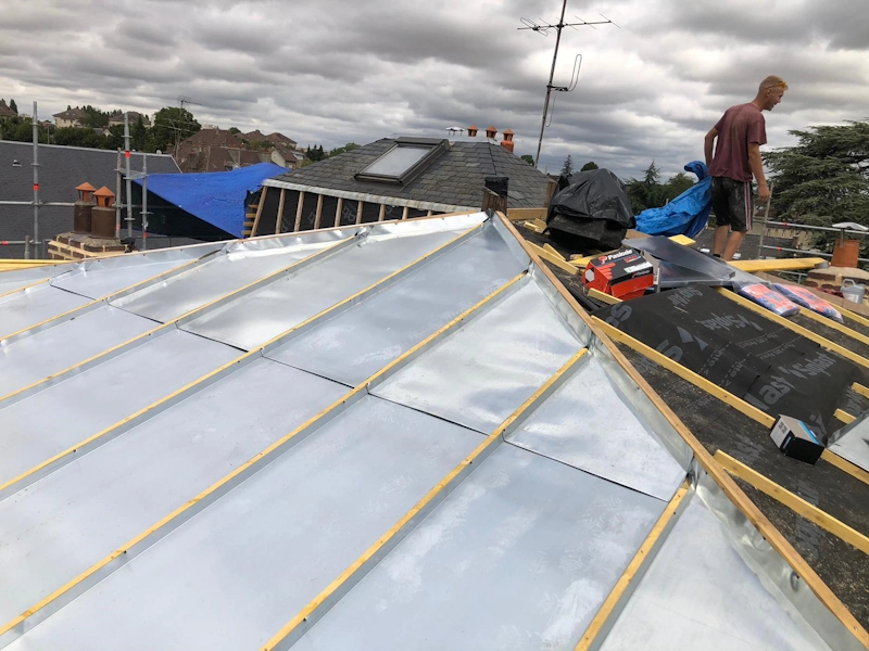Renovation touiture zinc sur tasseaux
