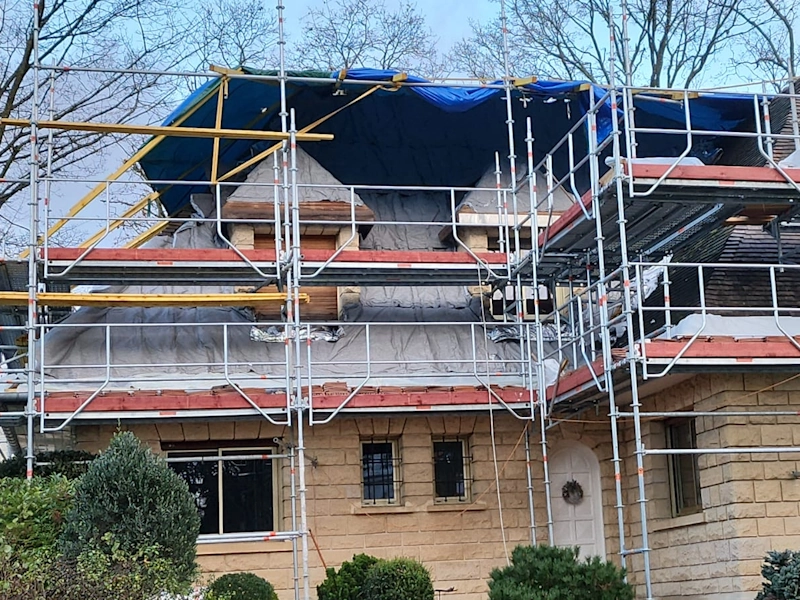Bâchage de toiture