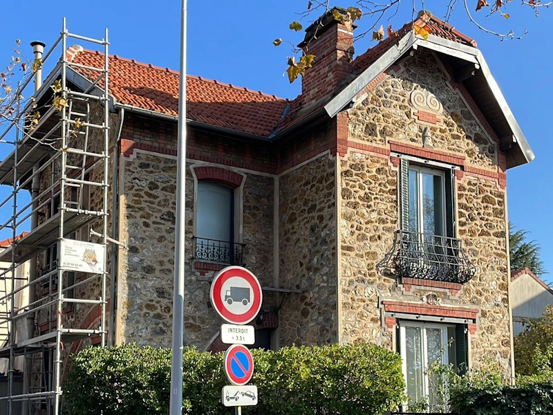 Qu'est-ce que le rocaillage d'une meulière ? Façade meulière
