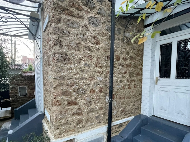 Qu'est-ce que le rocaillage d'une meulière ? Rocaillage façade meulière