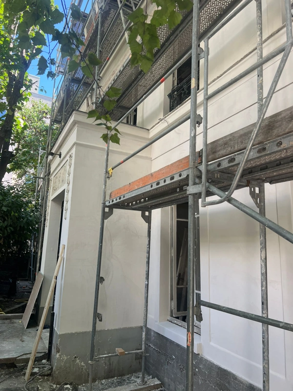 Detail restauration de facade paris 16e
