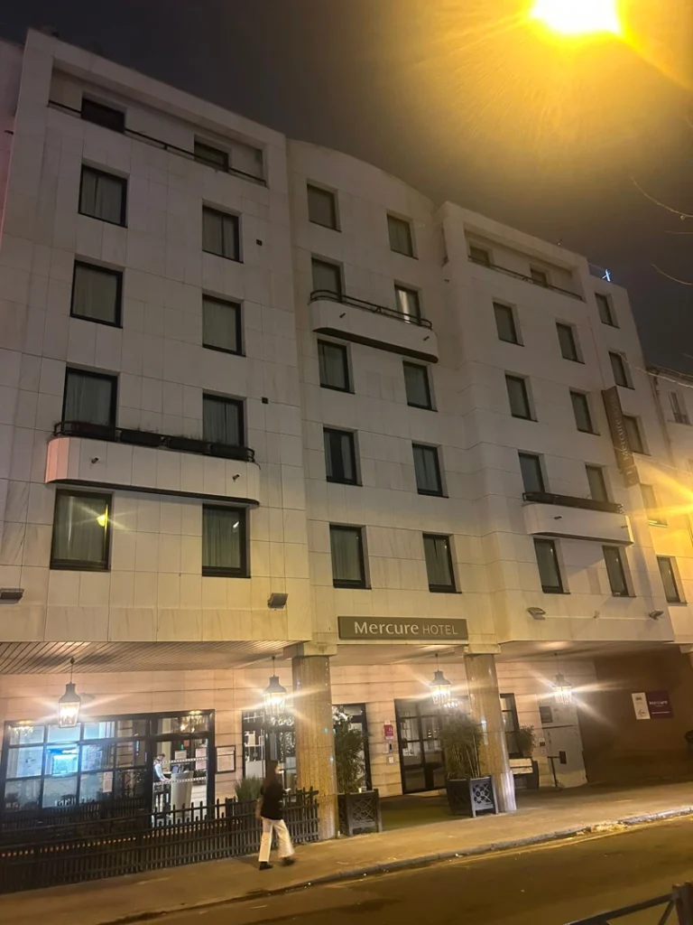 Ravalement de facade hotel mercure paris