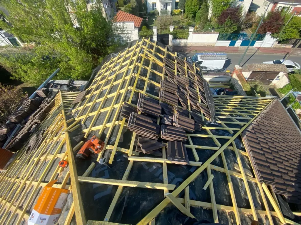 Chantier renovation tuiles 94100