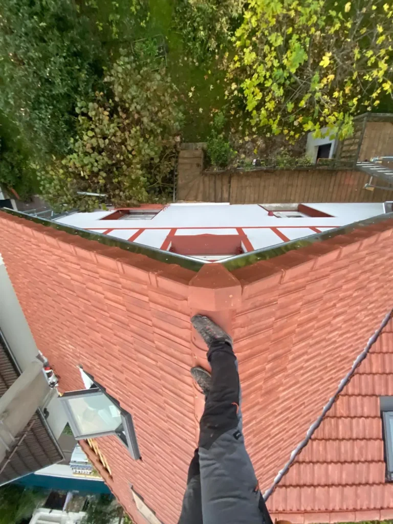 Toiture vieillissante renovee velizy
