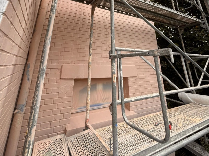 Peinture thermo-réfléchissante pour façade