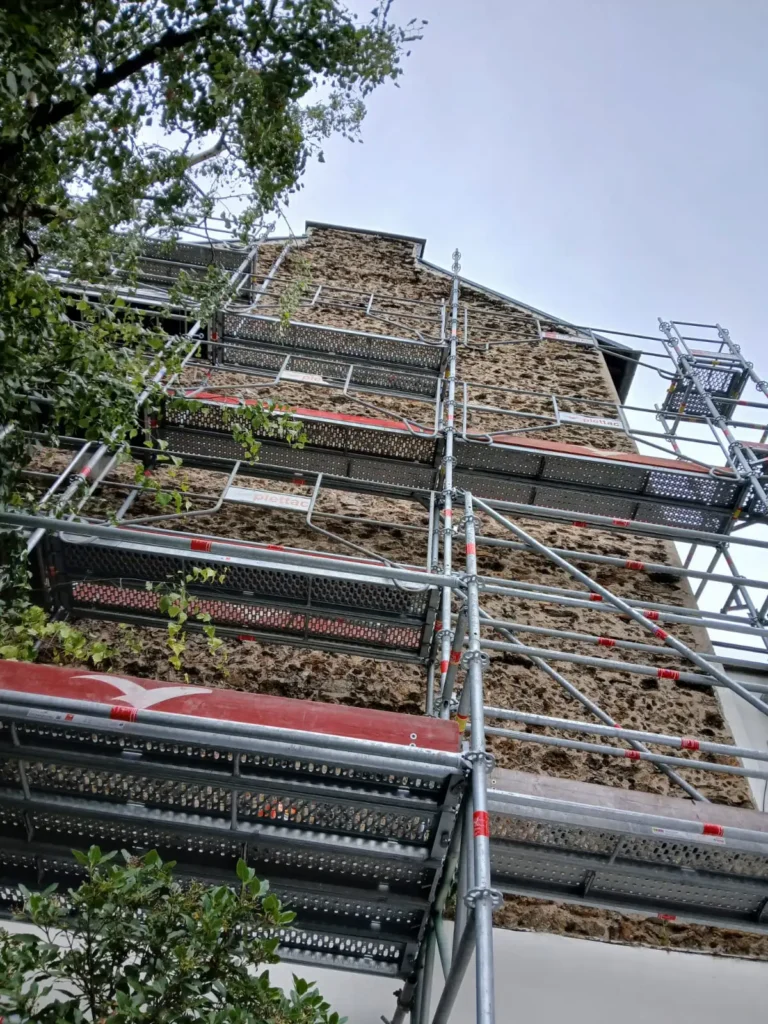 Facadier enduit a la chaux paris18