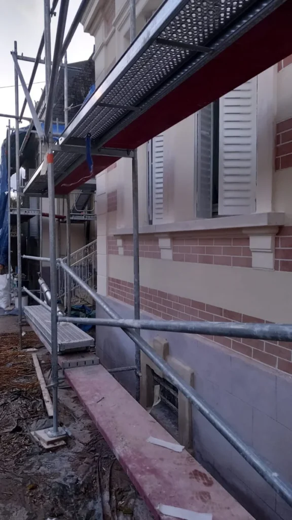 Maison de maitre enduit chaux verrieres le buisson