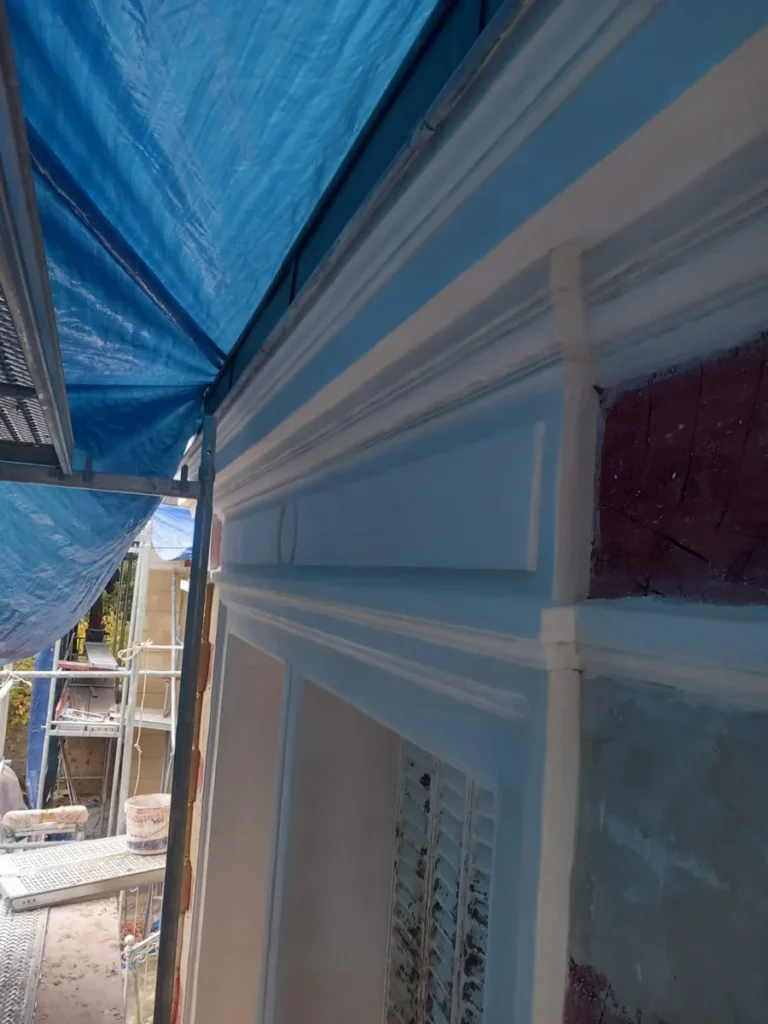 Renovation batiment ancien verrieres le buisson