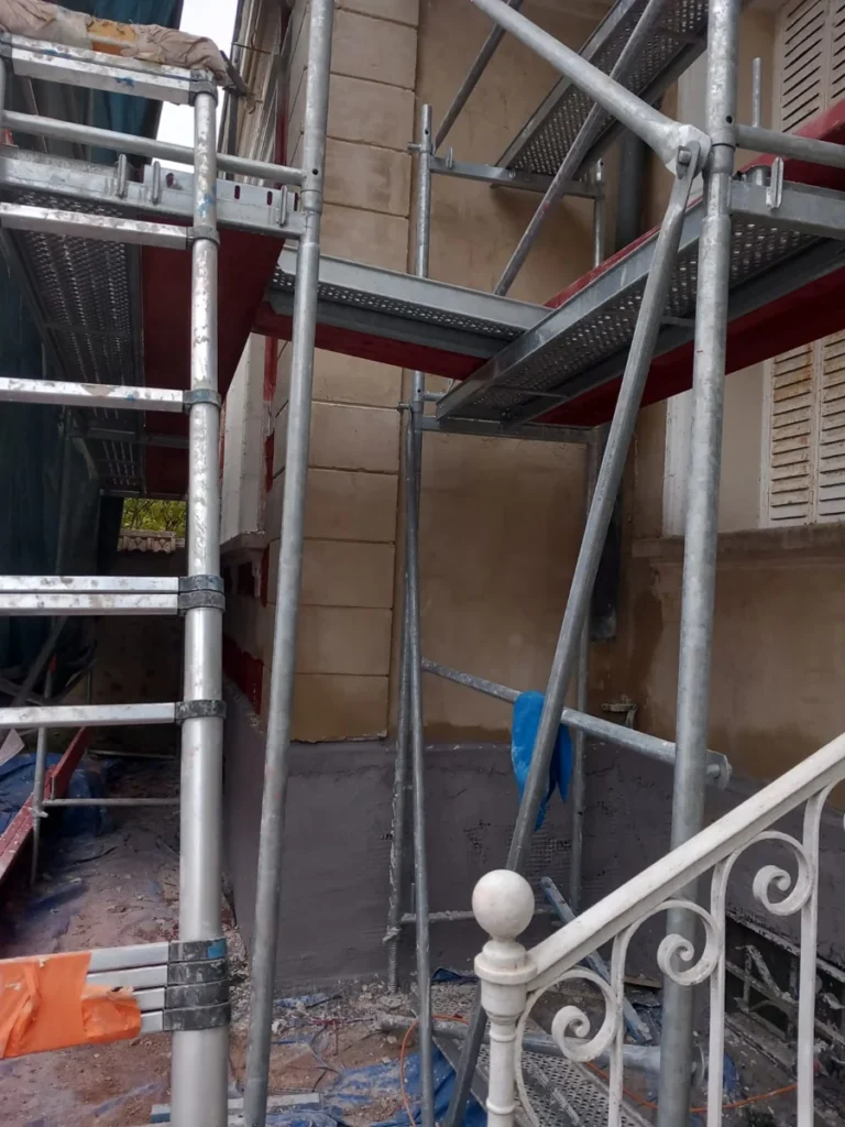 Renovation linteaux facade verrieres le buisson