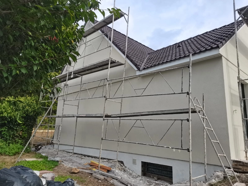 Ravalement de façade pas cher : risques, méthodes et conseils Ravalement maison pas cher