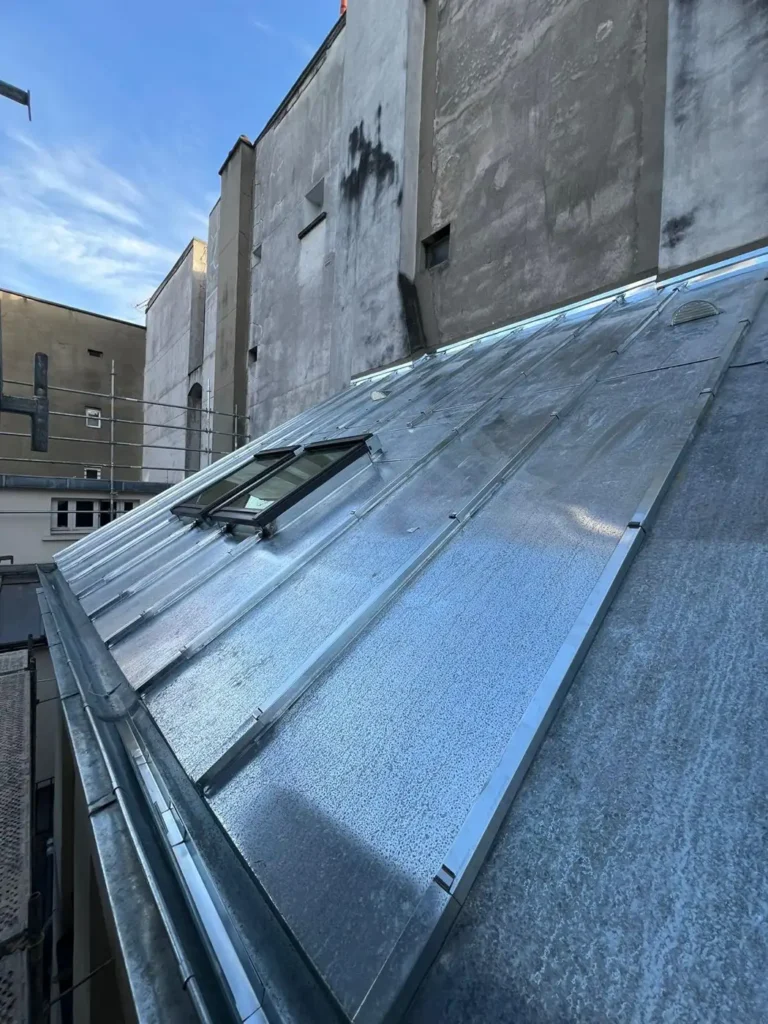 Entreprise toiture zinc sur tasseaux 75010