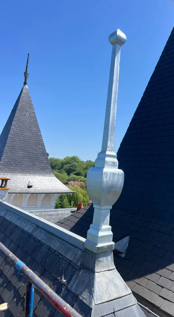 ornement toiture zinc 92330